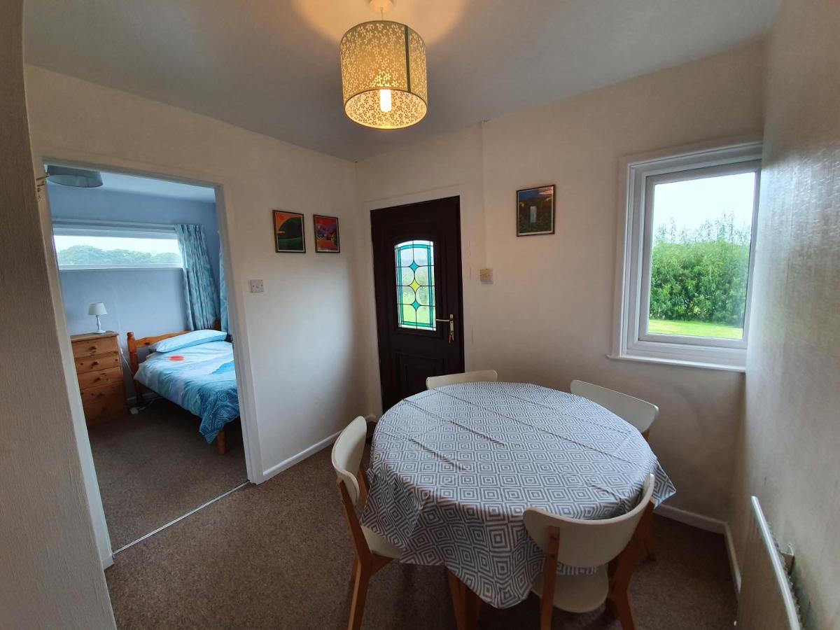 Holiday home Ty Pren Bach *